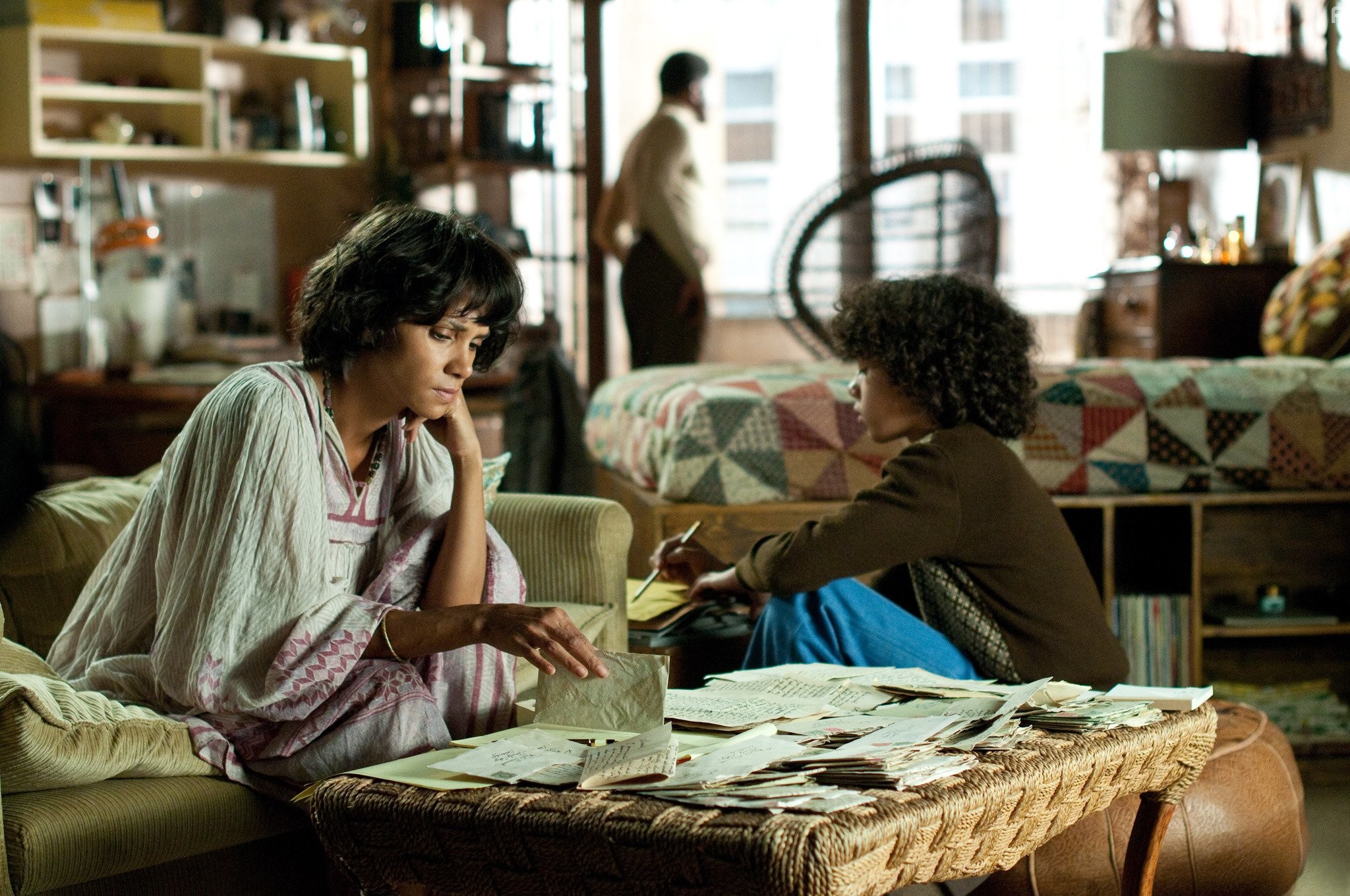 Halle Berry, Keith David, and Brody Nicholas Lee in Облачный атлас (2012)