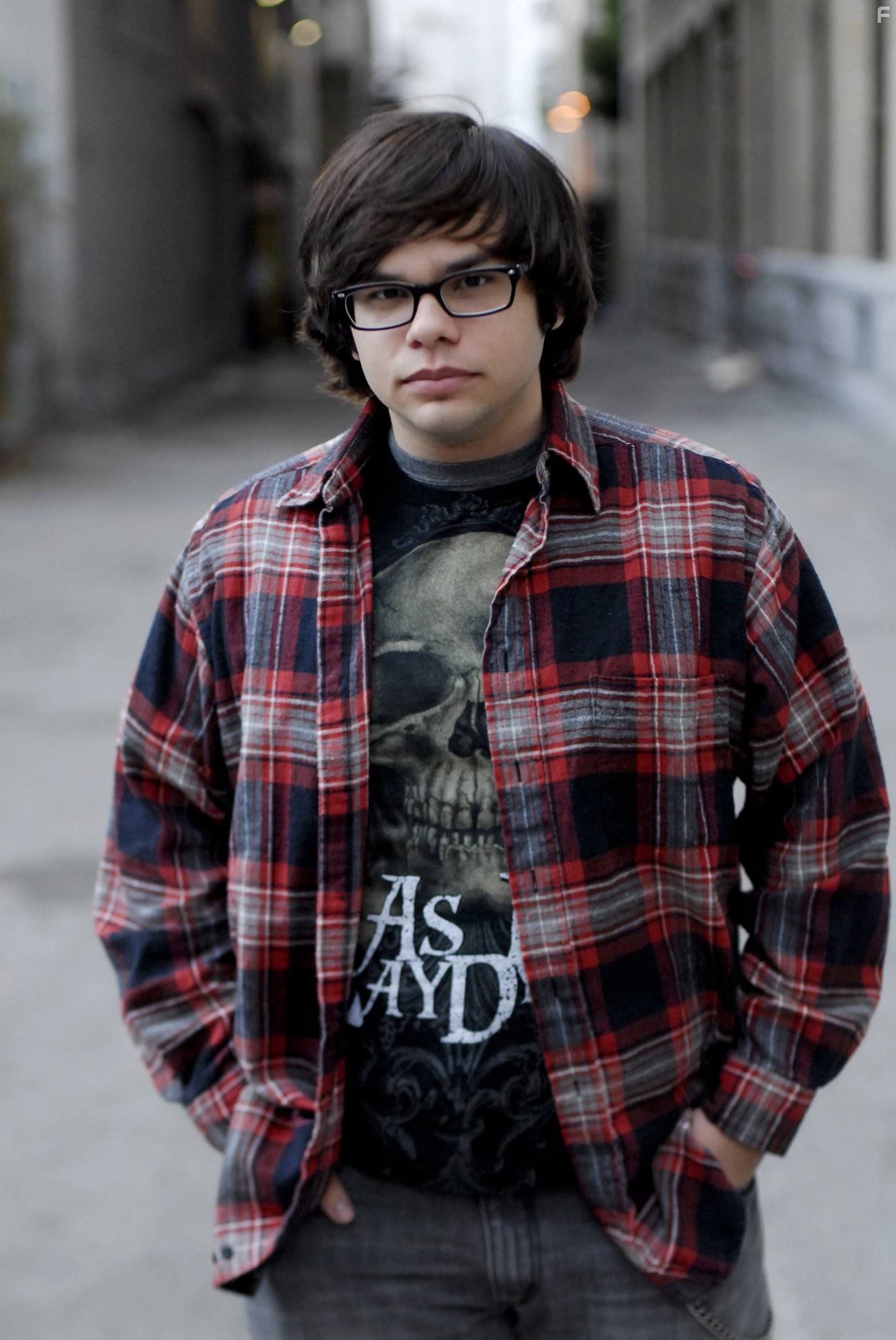 Charlie Saxton in Жеребец (2009)