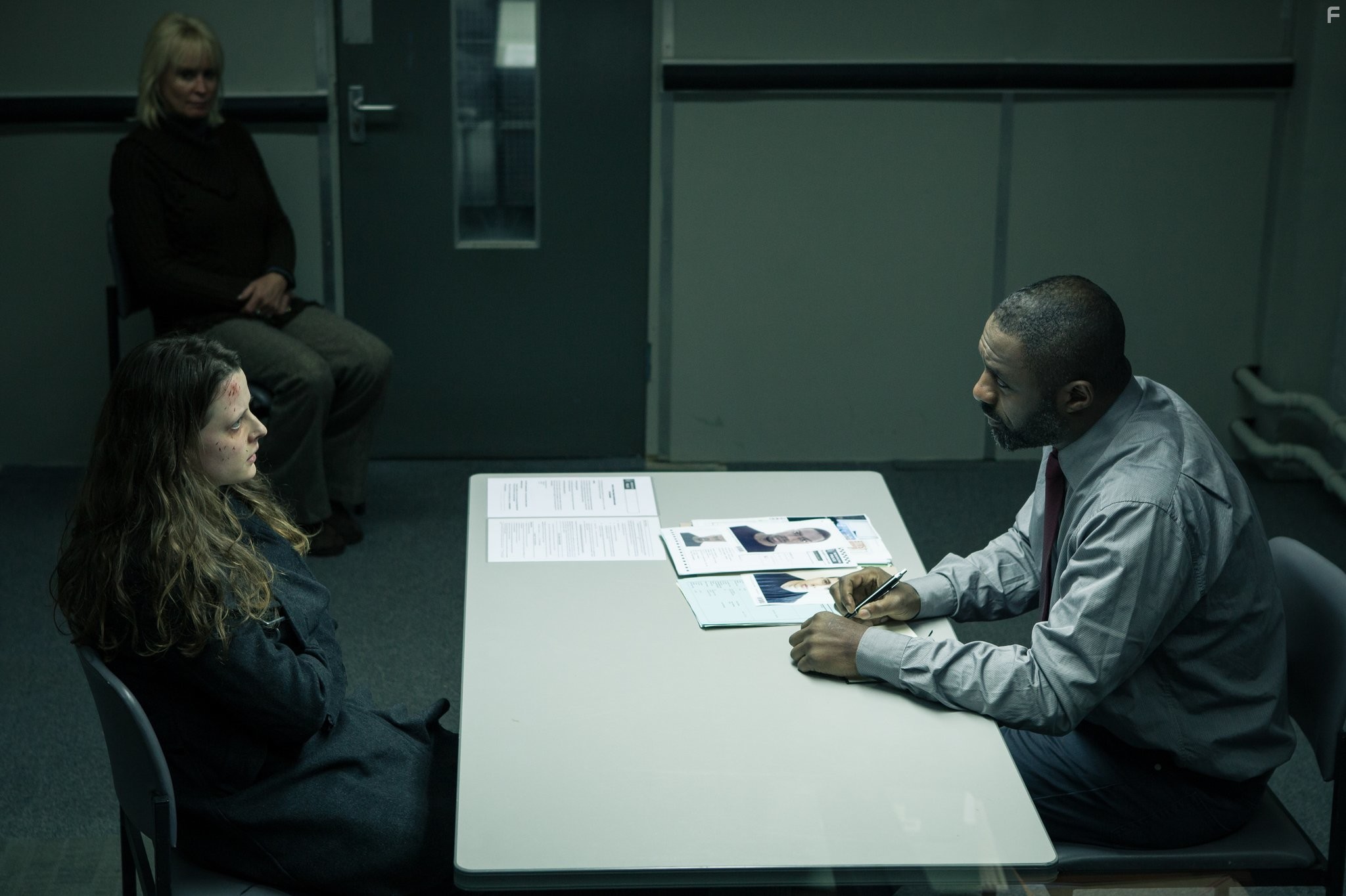 Idris Elba and Gemma Lawrence in Лютер (2010)
