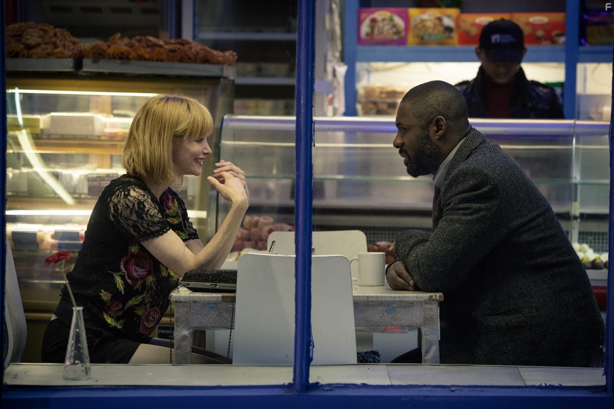 Idris Elba and Sienna Guillory in Лютер (2010)