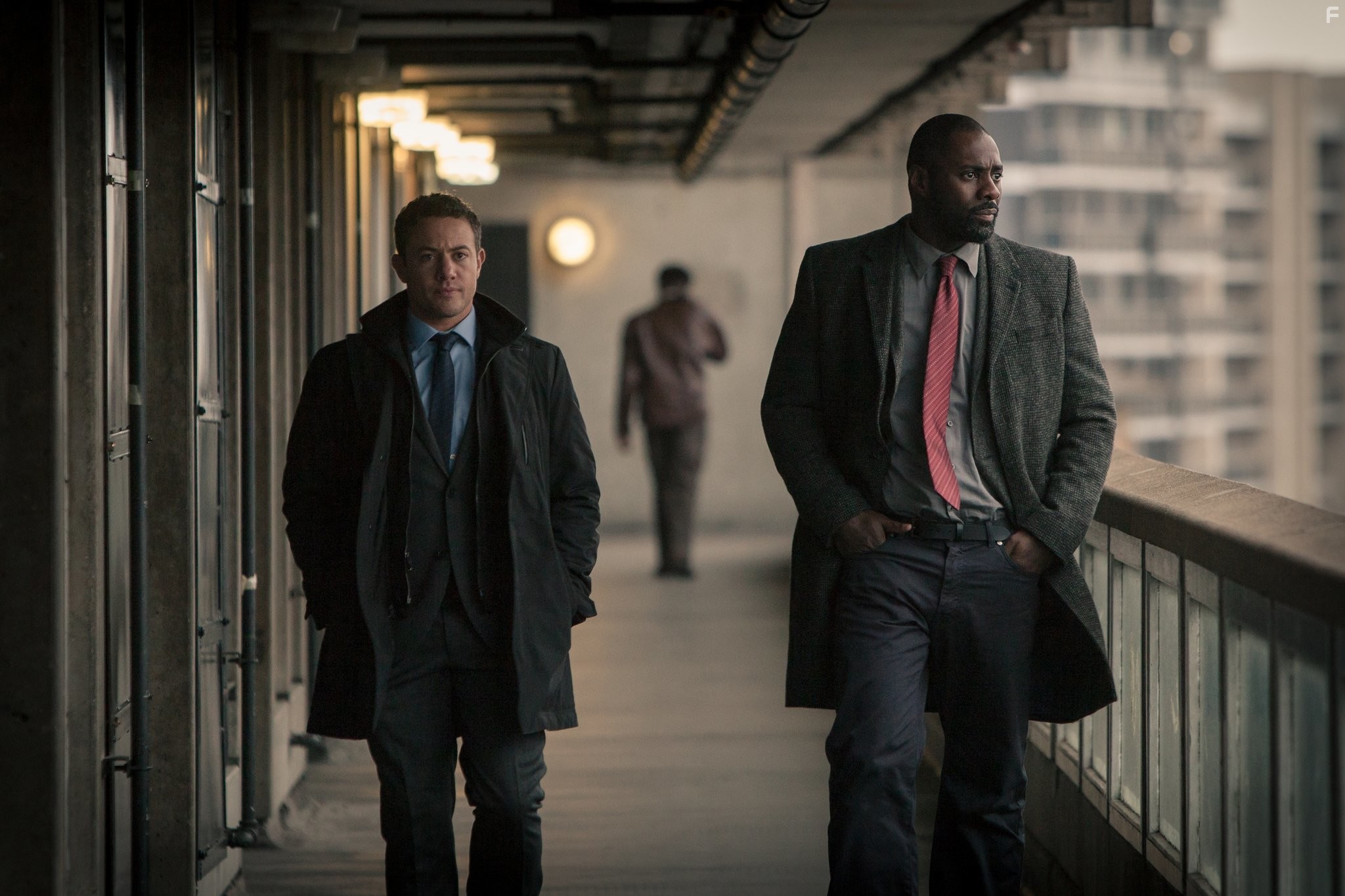 Idris Elba and Warren Brown in Лютер (2010)