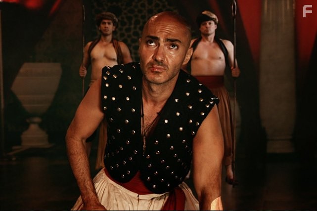 Still of Shahin Sean Solimon at the Sultan's Palace in Sinbad The Fifth Voyage (2014).