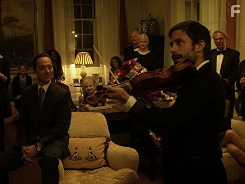 Gael Garc?a Bernal in Моцарт в джунглях (2014)