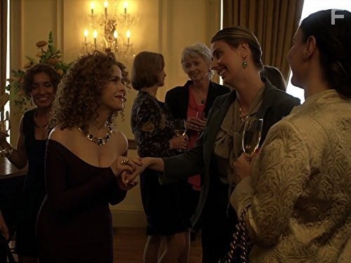 Bernadette Peters in Моцарт в джунглях (2014)