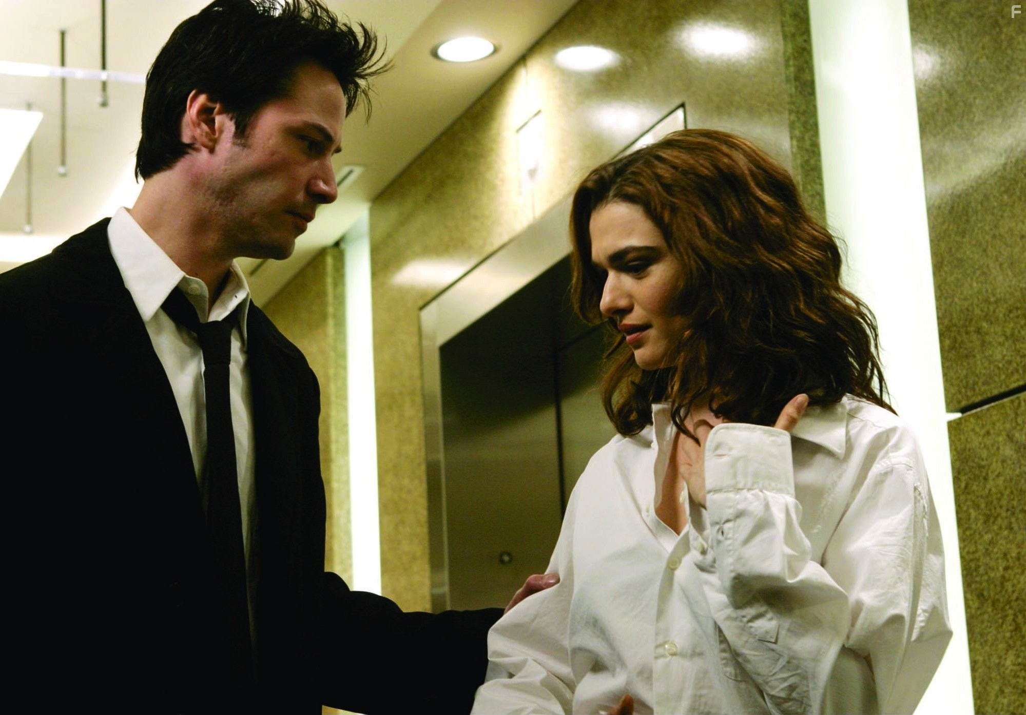 Keanu Reeves and Rachel Weisz in Константин (2005)