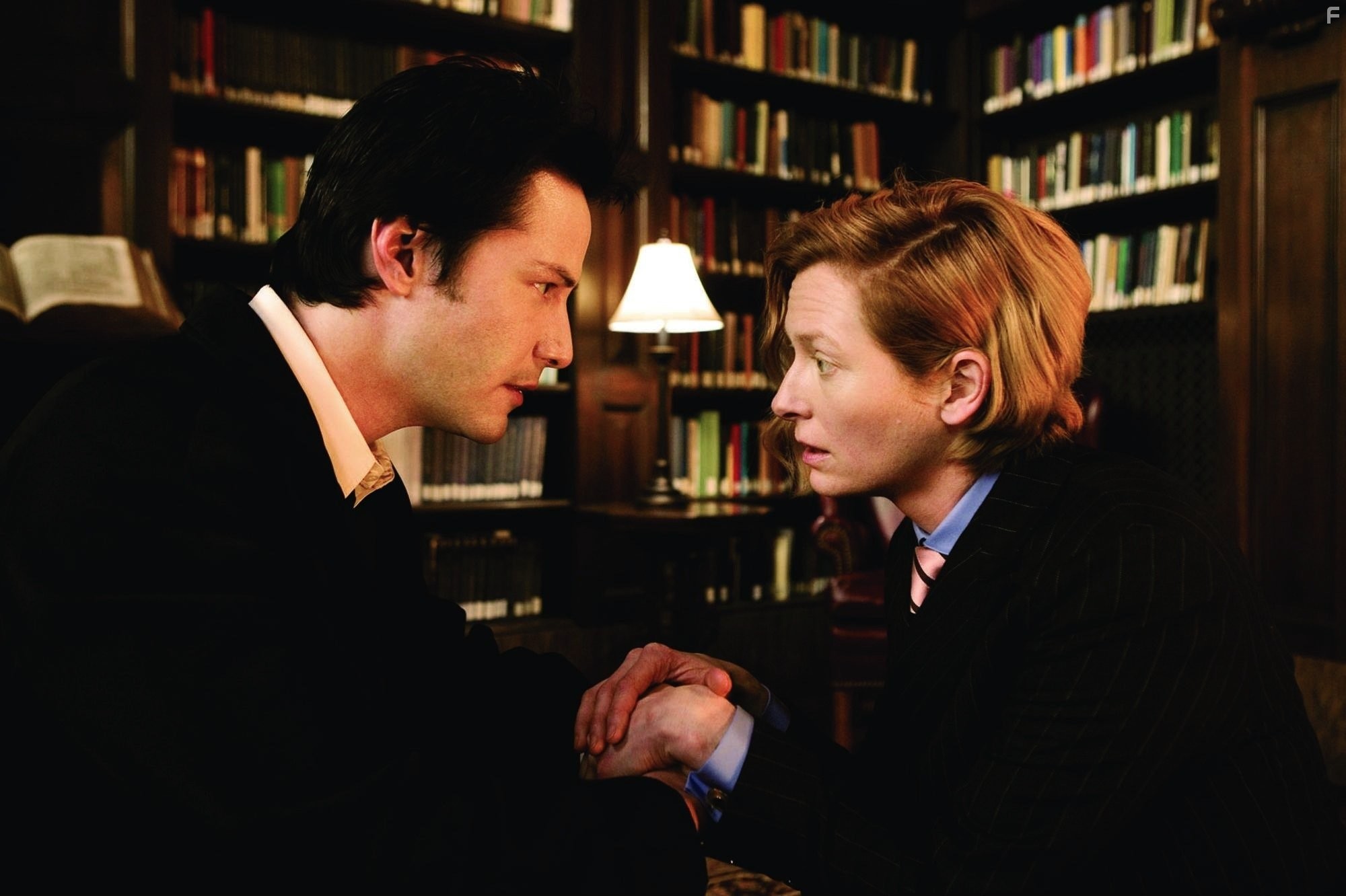 Keanu Reeves and Tilda Swinton in Константин (2005)