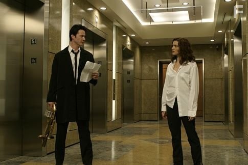 Keanu Reeves and Rachel Weisz in Константин (2005)