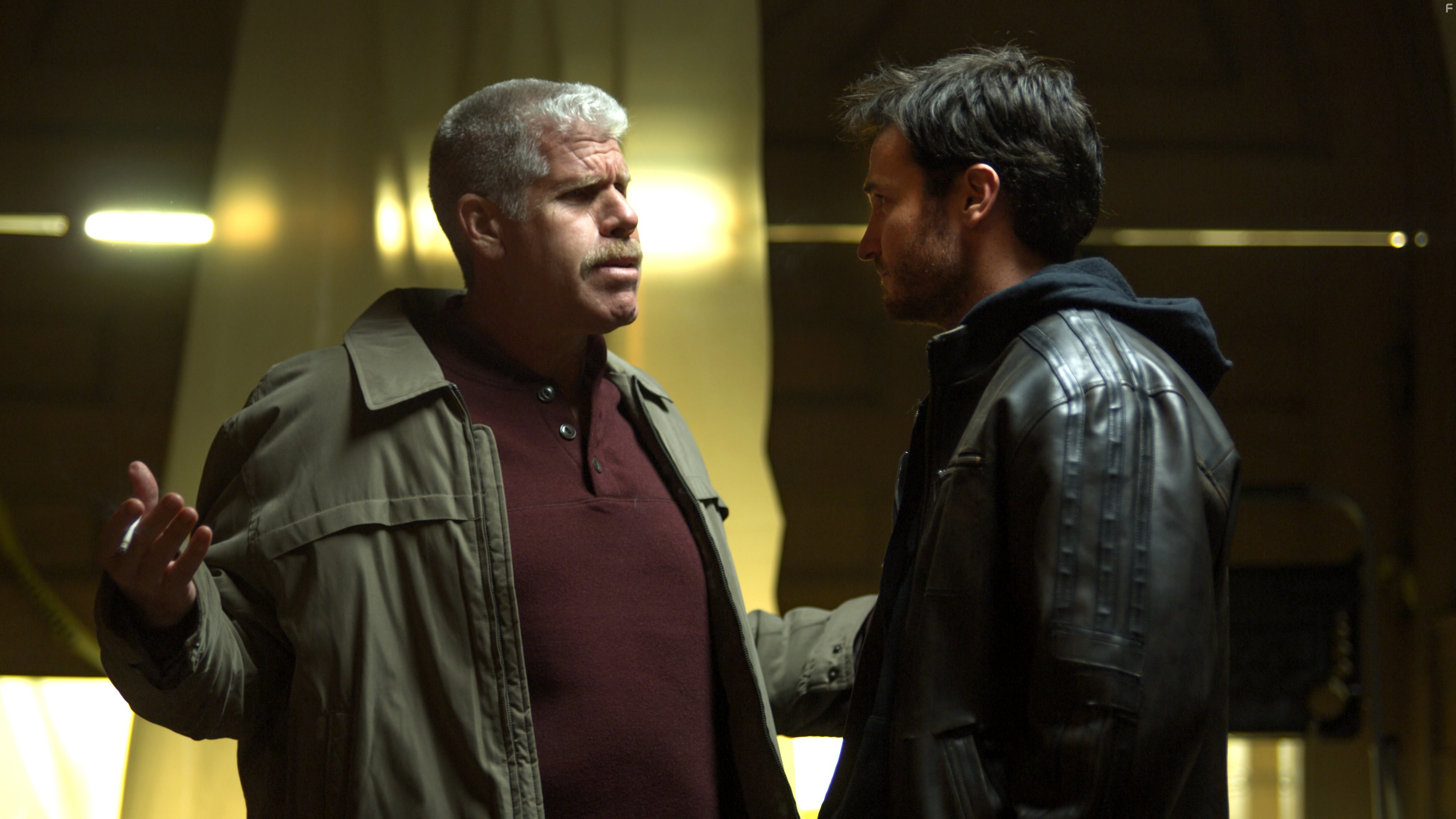 Ron Perlman and Josh Lawson in Crave (2012)