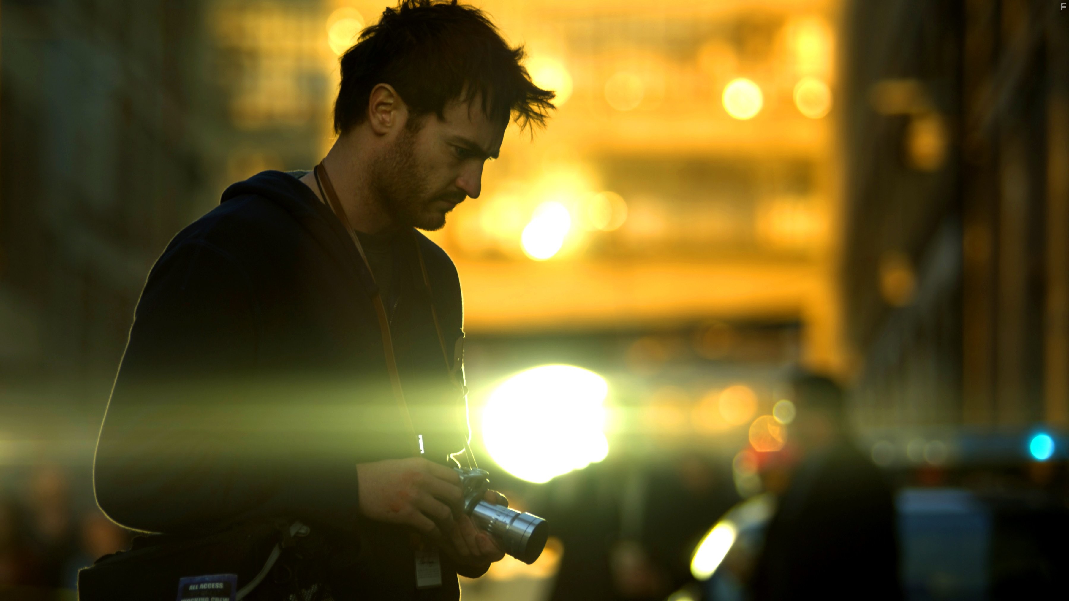 Josh Lawson in Crave (2012)