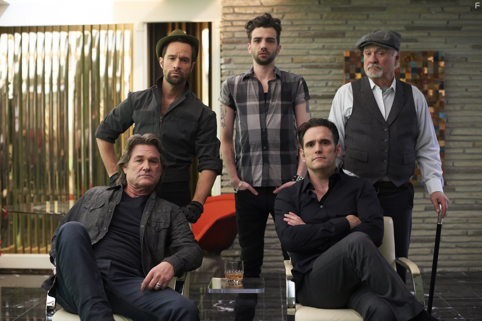 Matt Dillon, Kurt Russell, Jay Baruchel, Chris Diamantopoulos, and Kenneth Welsh in Черные мeтки (2013)