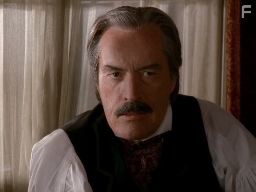 Powers Boothe in Дедвуд (2004)