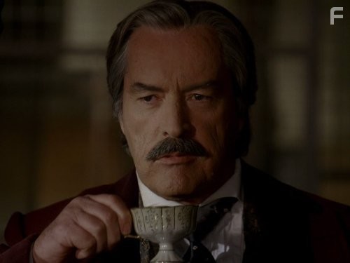Powers Boothe in Дедвуд (2004)