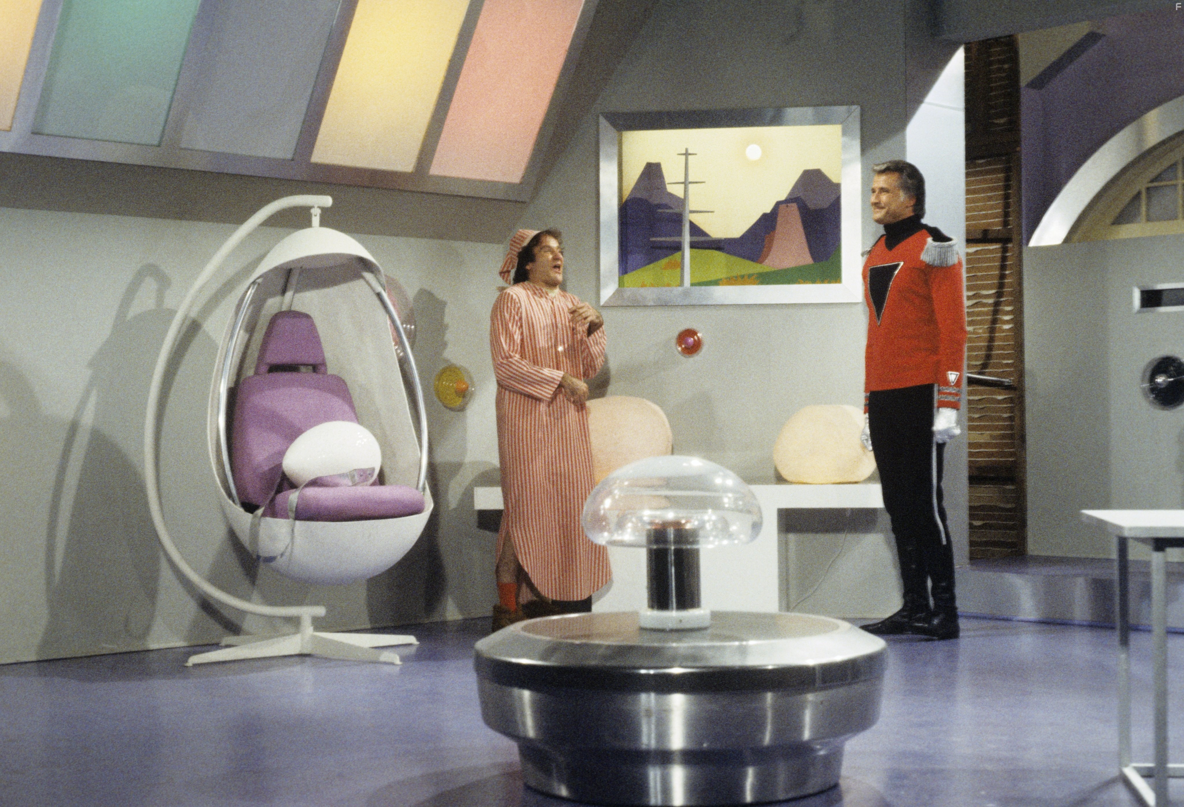 Robin Williams and Lyle Waggoner in Морк и Минди (1978)