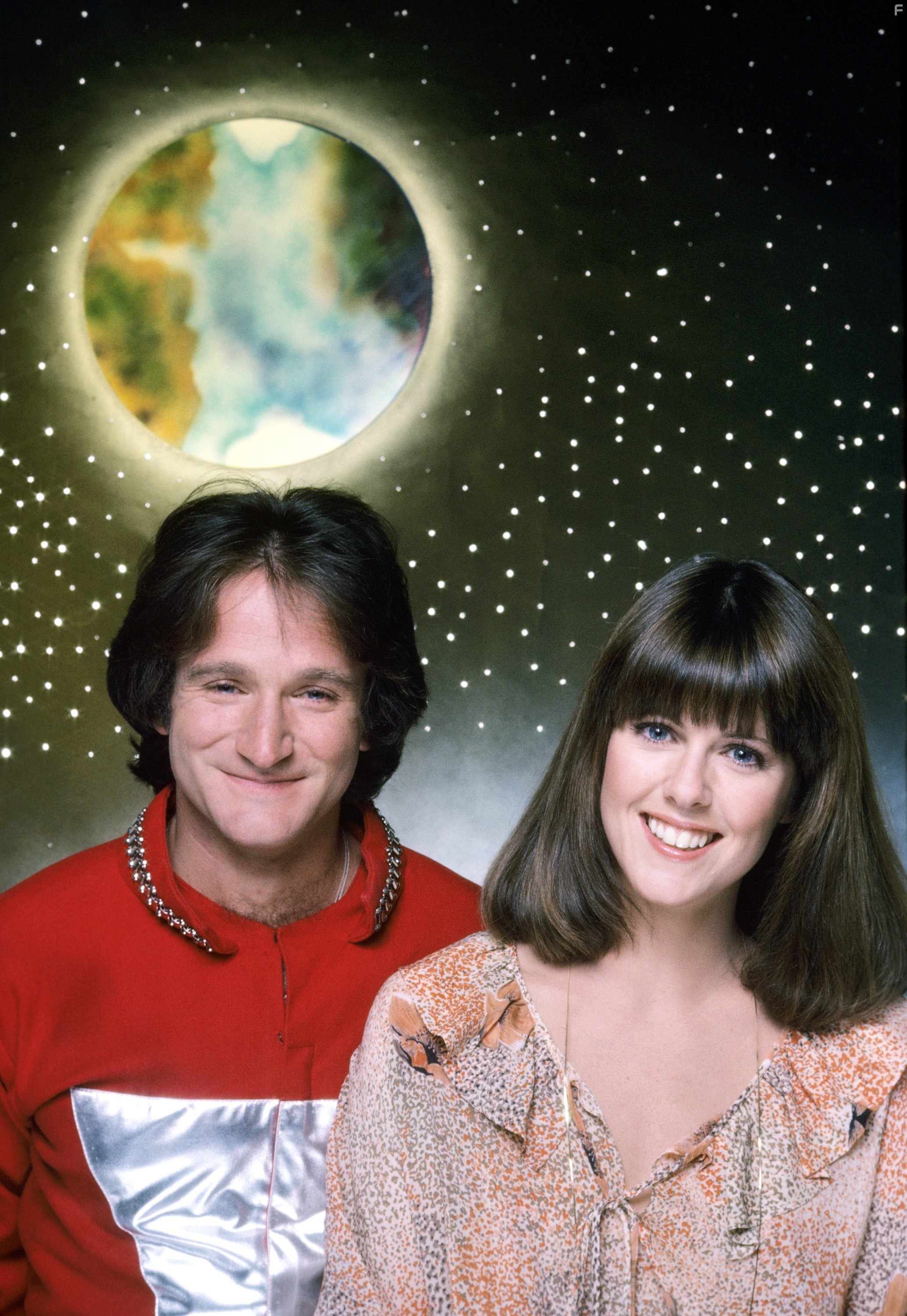 Robin Williams and Pam Dawber in Морк и Минди (1978)