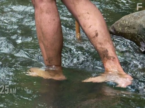 Голые и напуганные (2013)