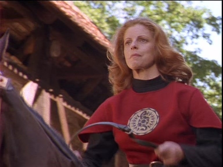 Heather Mitchell in Чарoдей (1995)