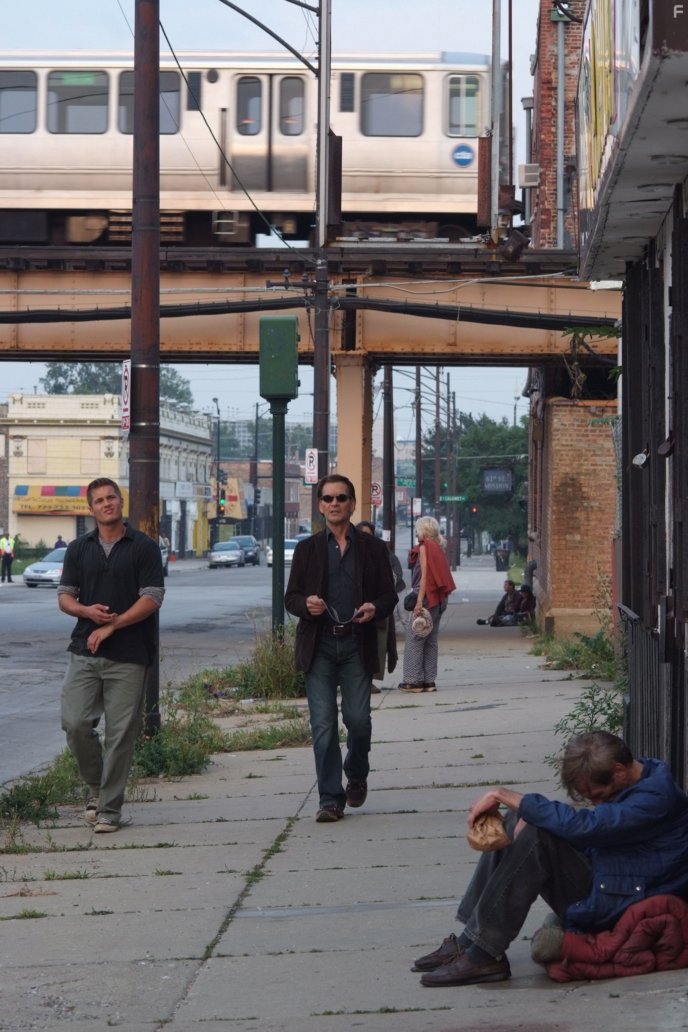 Patrick Swayze and Travis Fimmel in Зверь (2009)