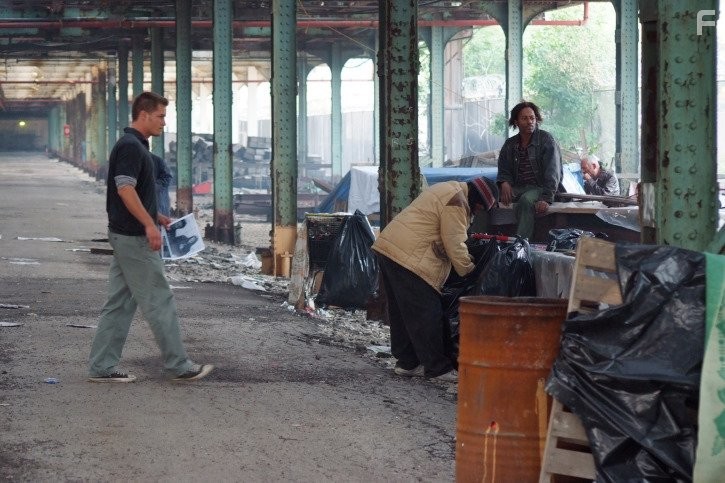 Travis Fimmel in Зверь (2009)