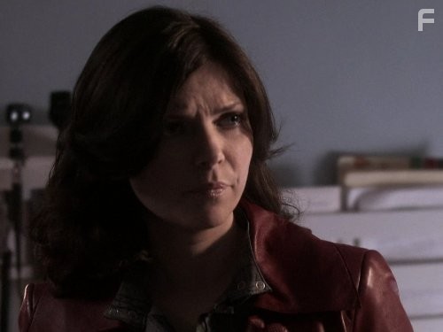 Nicole de Boer in Мертвая зона (2002)