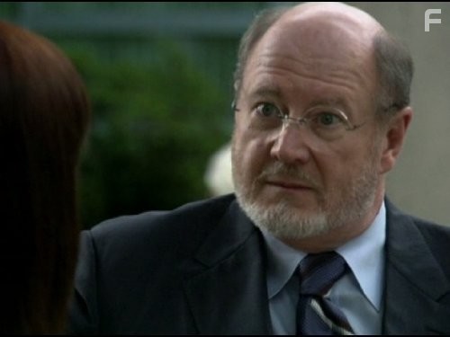 David Ogden Stiers in Мертвая зона (2002)