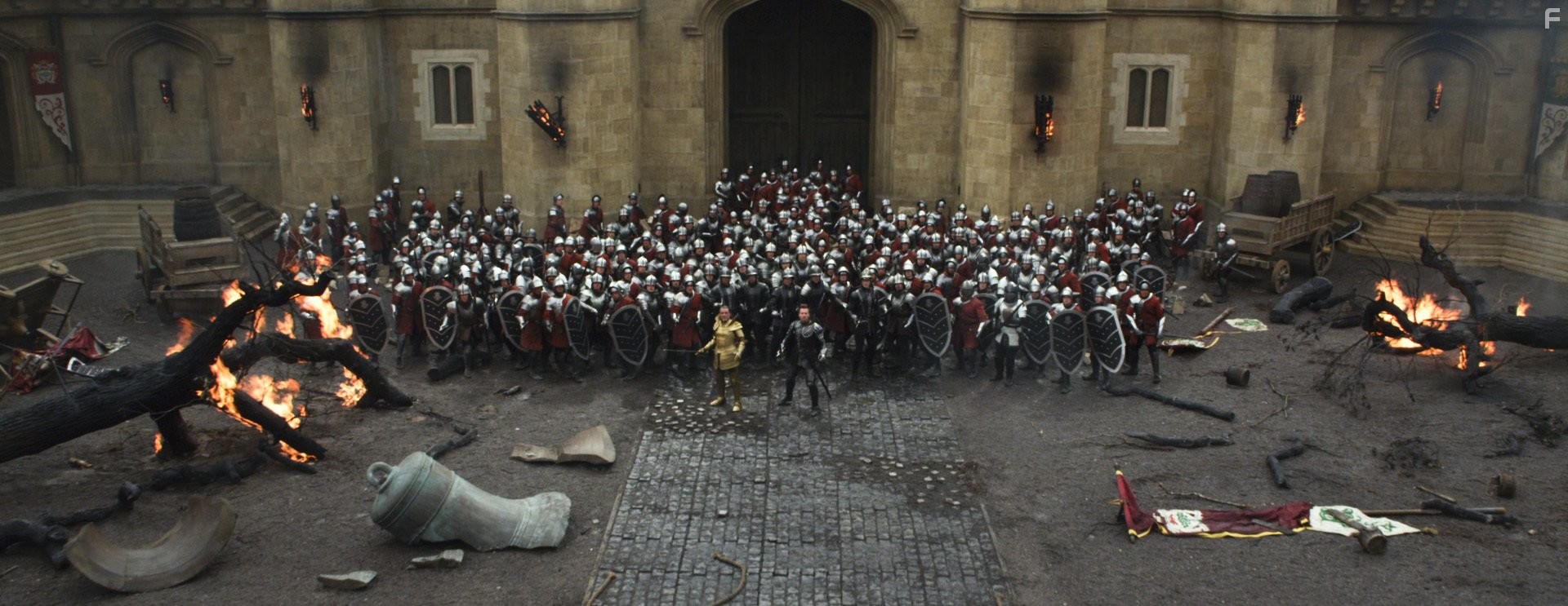 Ewan McGregor and Ian McShane in Джек - покоритель великанов (2013)