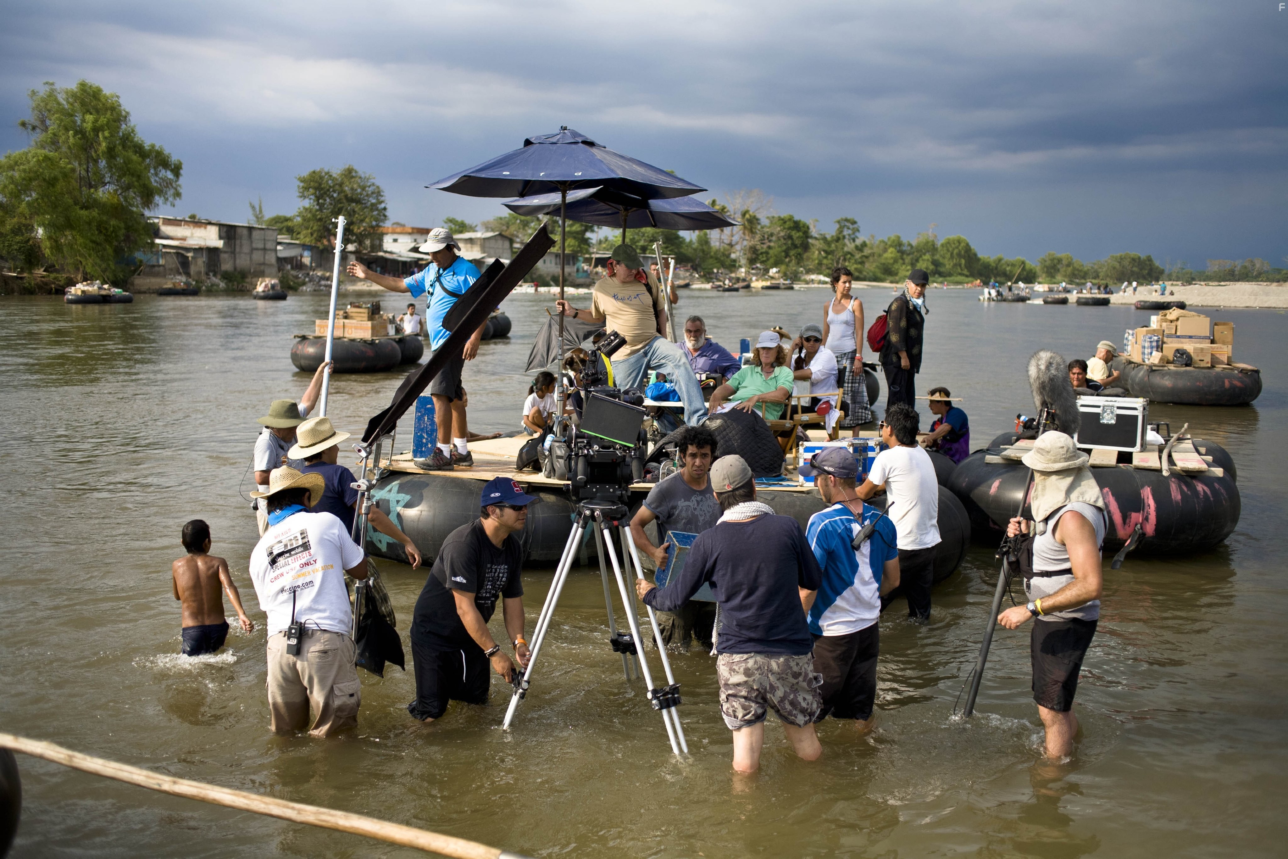 Luis Mandoki in La vida precoz y breve de Sabina Rivas (2012)
