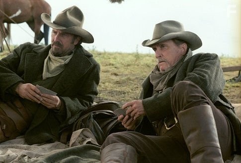 Kevin Costner and Robert Duvall in Открытый простор (2003)