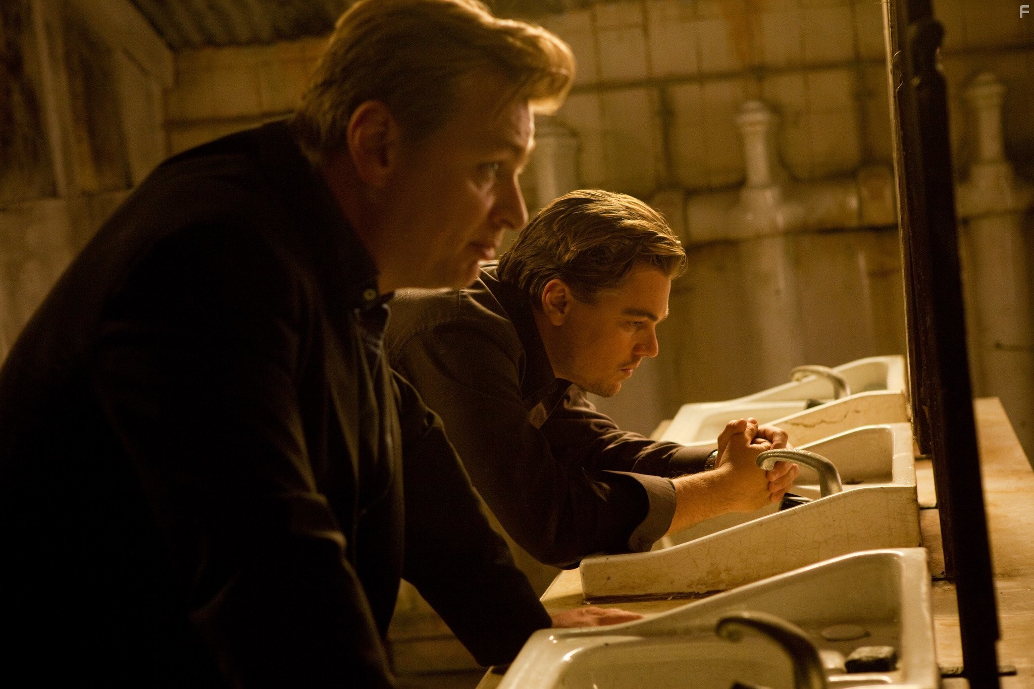 Leonardo DiCaprio and Christopher Nolan in Начало (2010)