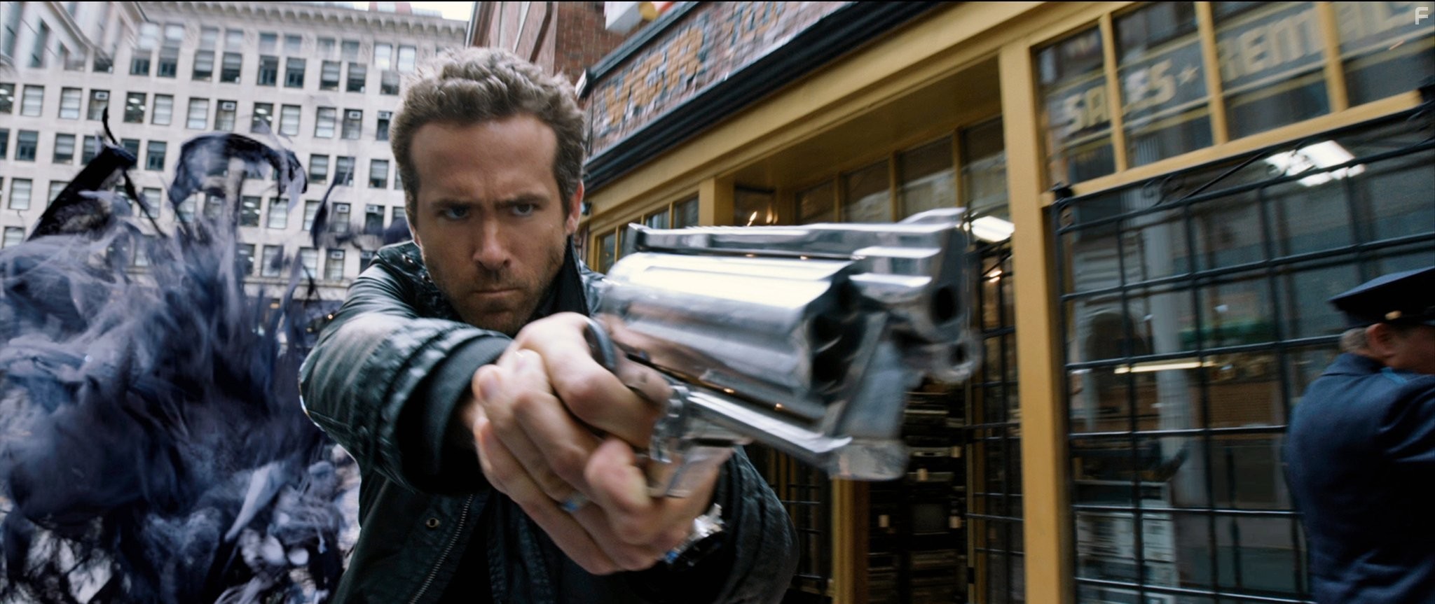 Ryan Reynolds in Призрачный патруль (2013)