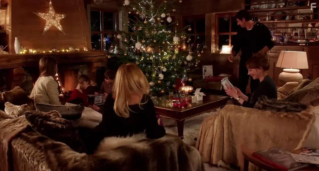 Les yeux jaunes des crocodiles (2014)