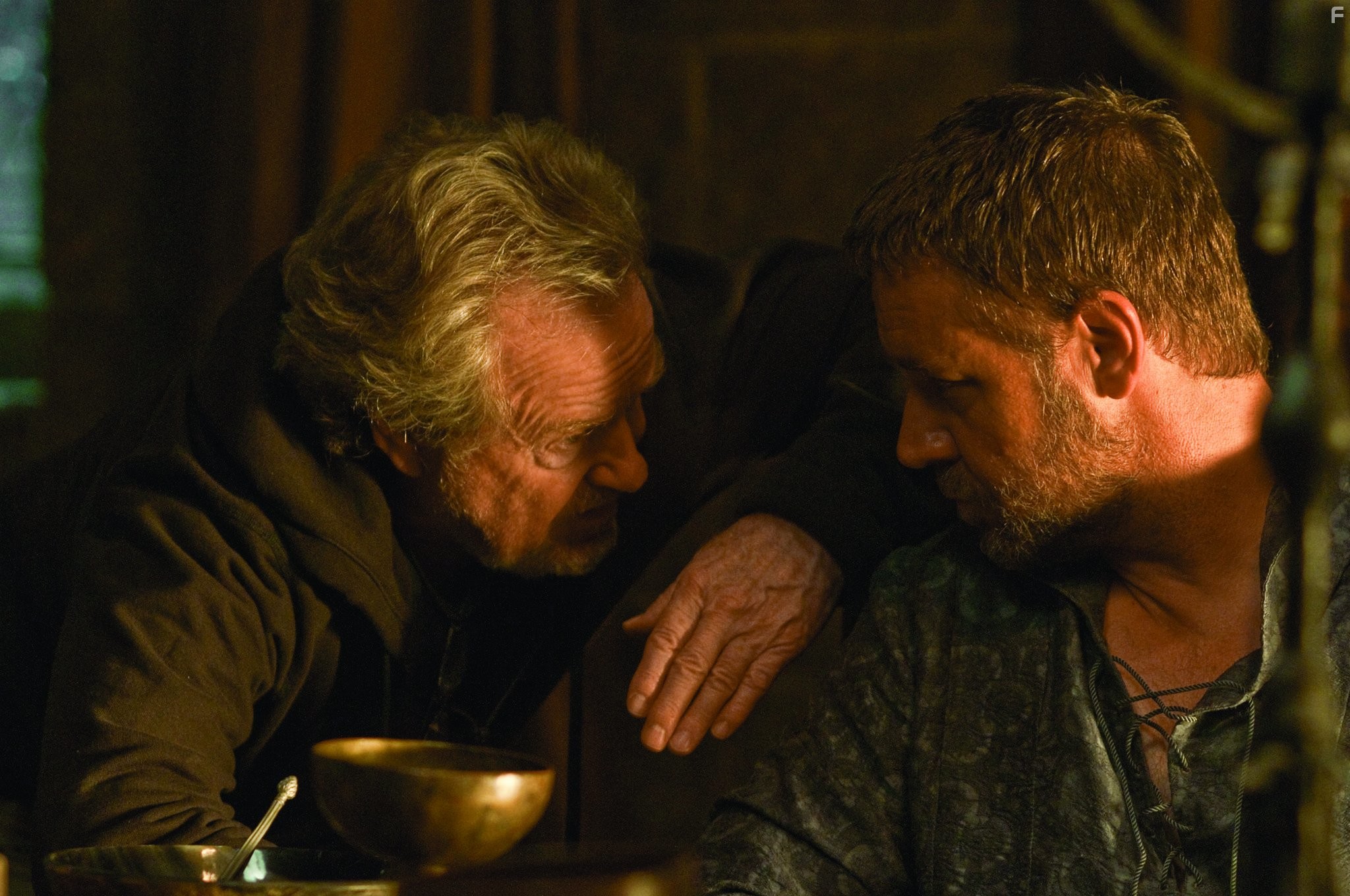 Russell Crowe and Ridley Scott in Робин Гуд (2010)