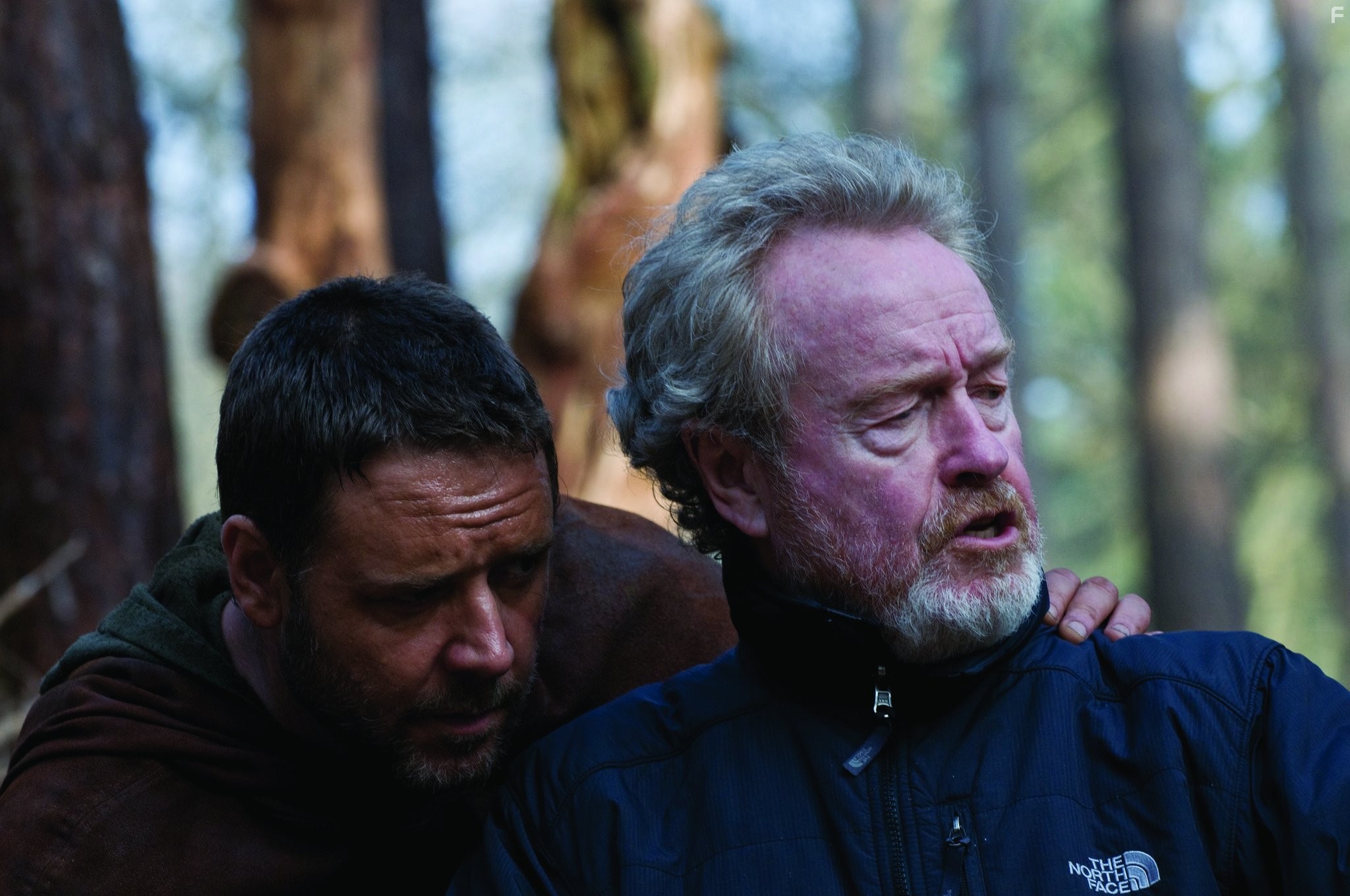 Russell Crowe and Ridley Scott in Робин Гуд (2010)