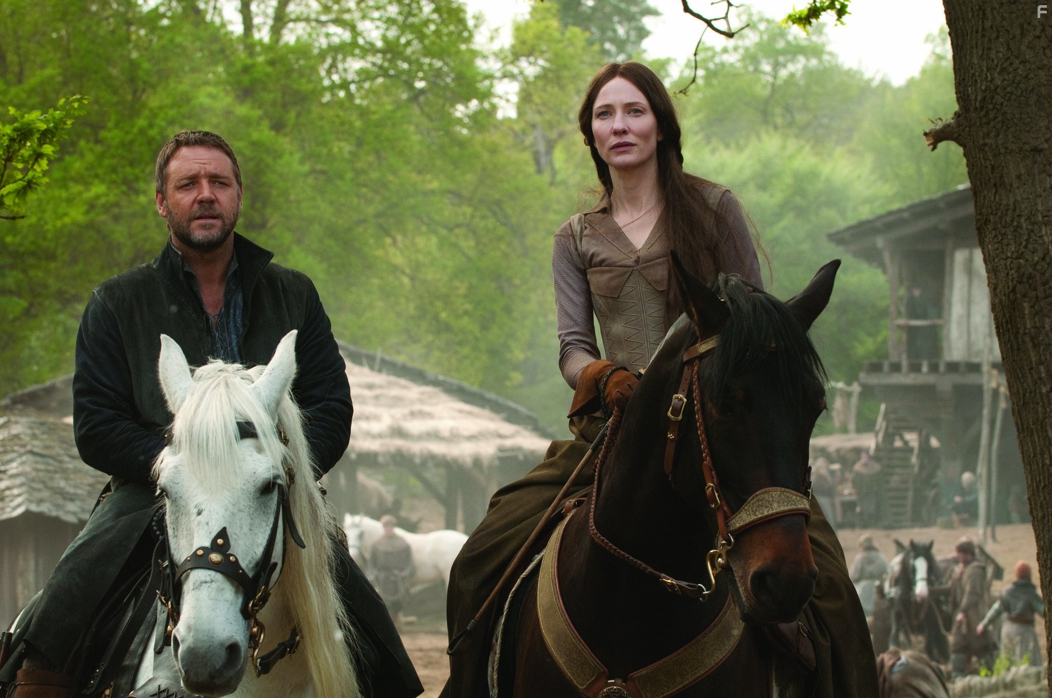 Russell Crowe and Cate Blanchett in Робин Гуд (2010)