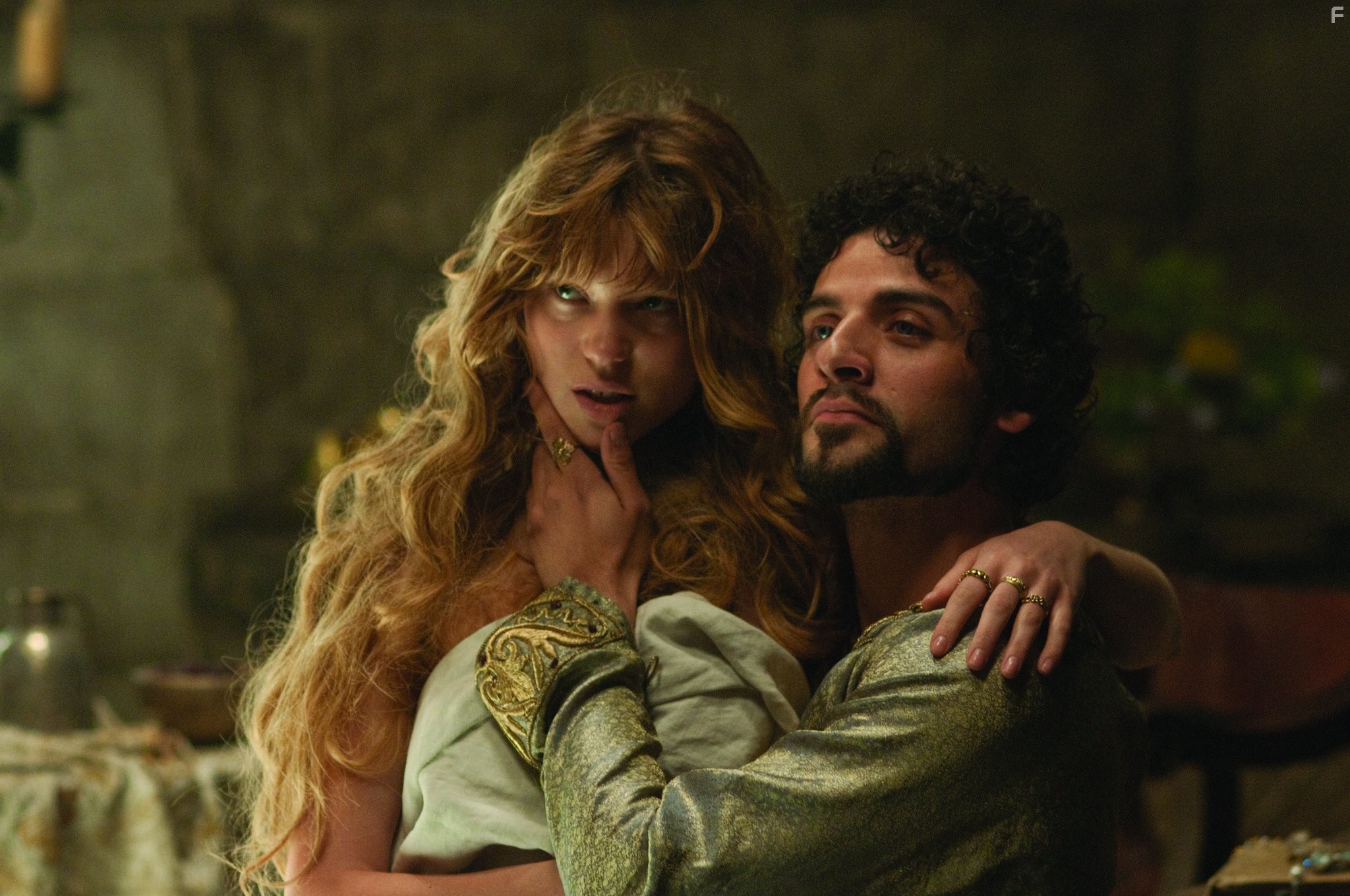 Oscar Isaac and L?a Seydoux in Робин Гуд (2010)