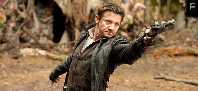 Jeremy Renner in Охотники на ведьм (2013)