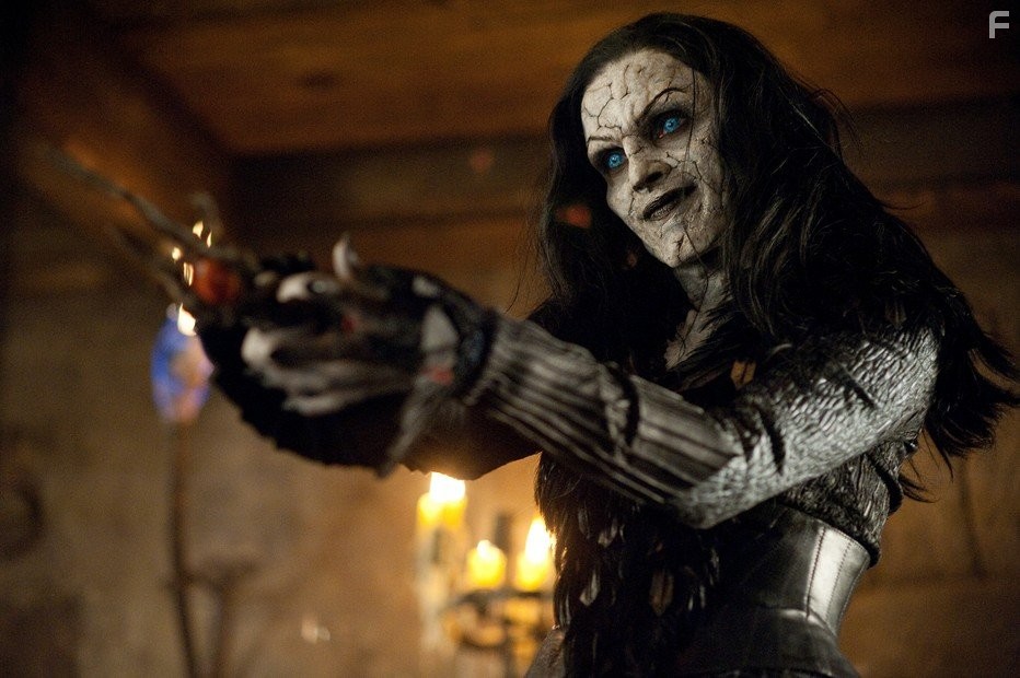 Famke Janssen in Охотники на ведьм (2013)