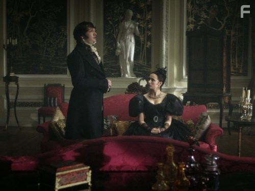 Sebastian Armesto and Emma Pierson in Крошка Доррит (2008)