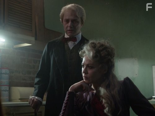 Helen McCrory and Reece Shearsmith in Внутри девятого номера (2014)