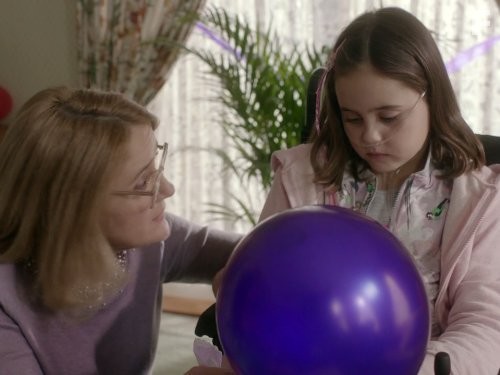 Sophie Thompson and Lucy Hutchinson in Внутри девятого номера (2014)