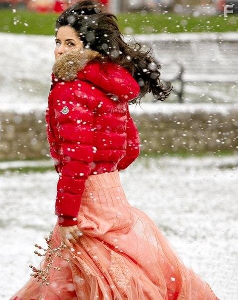 Katrina Kaif in Пока я жив (2012)
