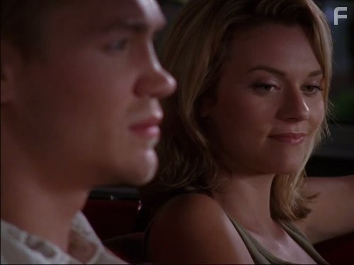 Chad Michael Murray and Hilarie Burton in Холм одного дерева (2003)