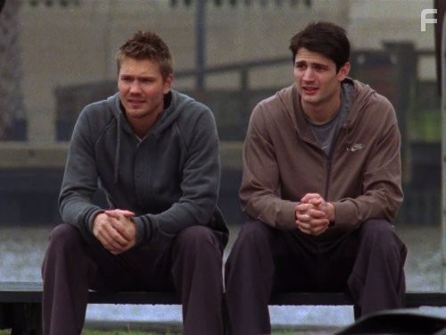 James Lafferty and Chad Michael Murray in Холм одного дерева (2003)