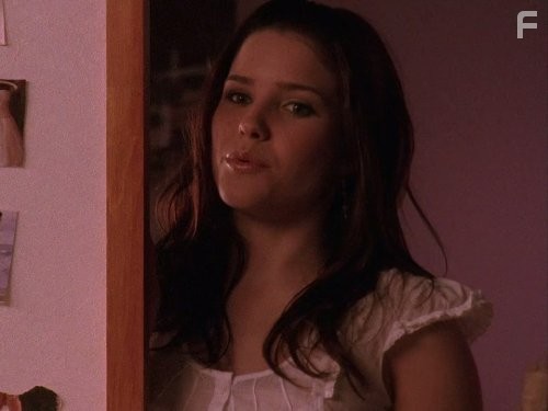 Sophia Bush in Холм одного дерева (2003)