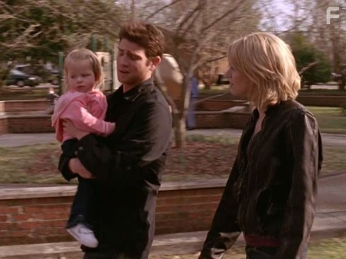 Bryan Greenberg and Hilarie Burton in Холм одного дерева (2003)