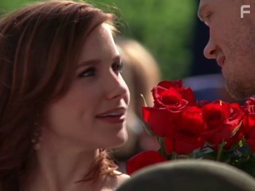 Sophia Bush and Chad Michael Murray in Холм одного дерева (2003)