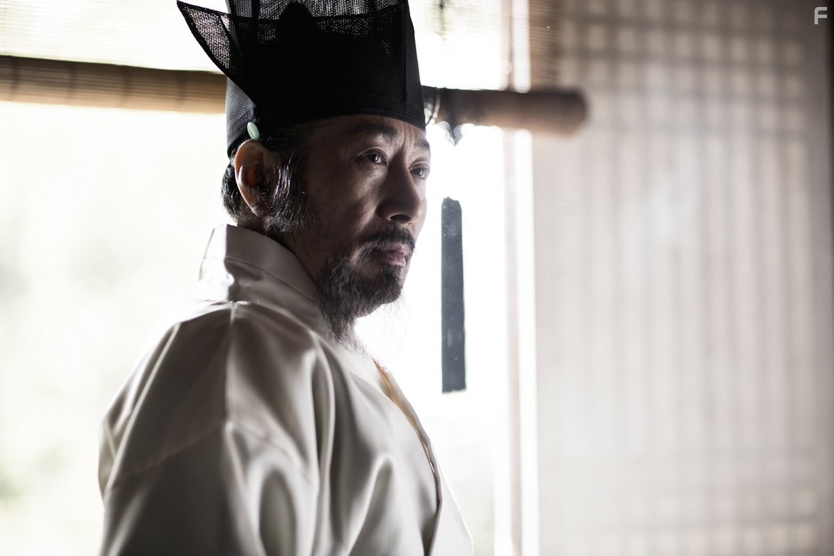 Читающий лица