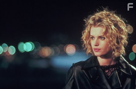 Rebecca Romijn in Роковая женщина (2002)