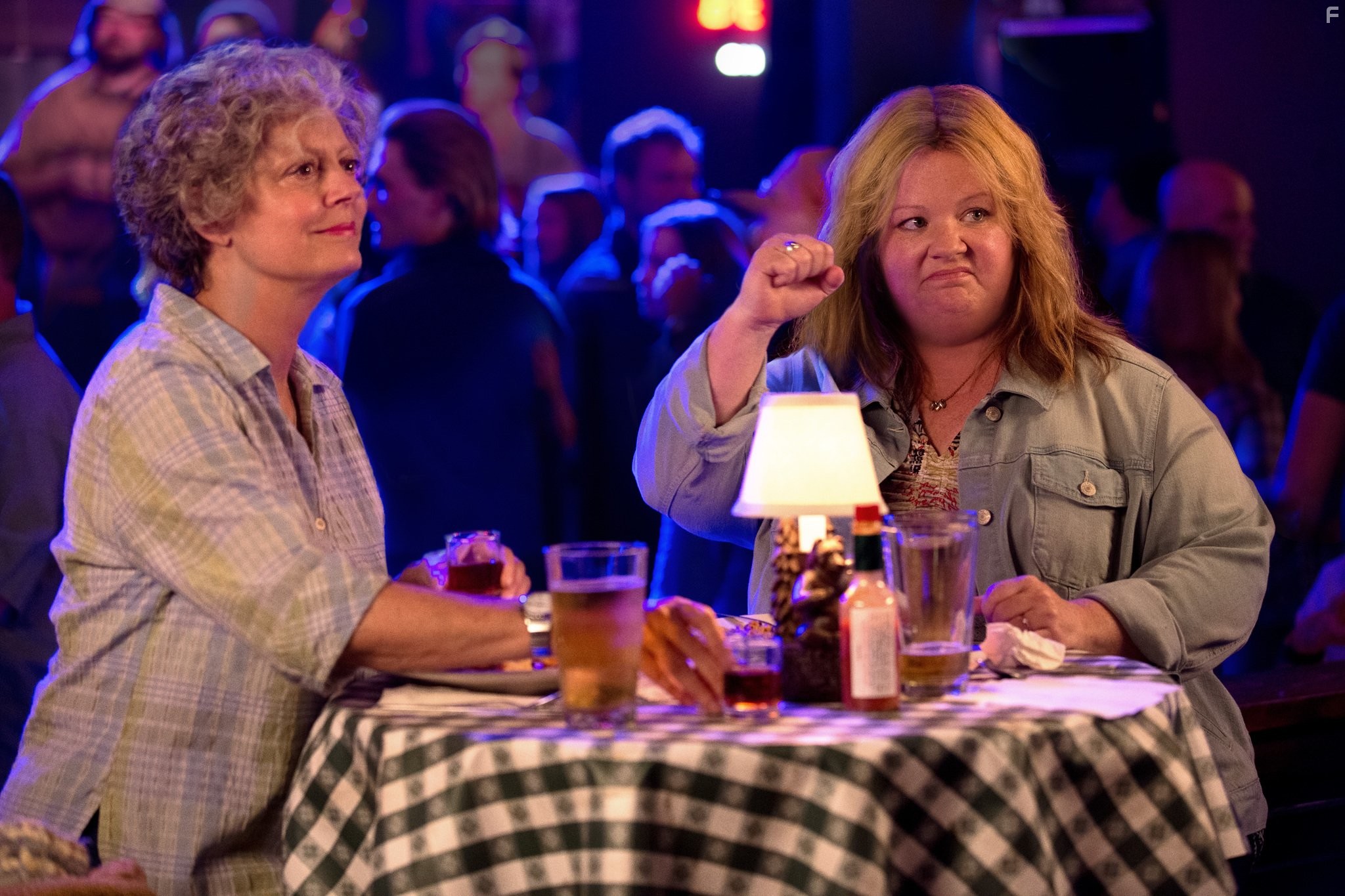 Susan Sarandon and Melissa McCarthy in Тэмми (2014)