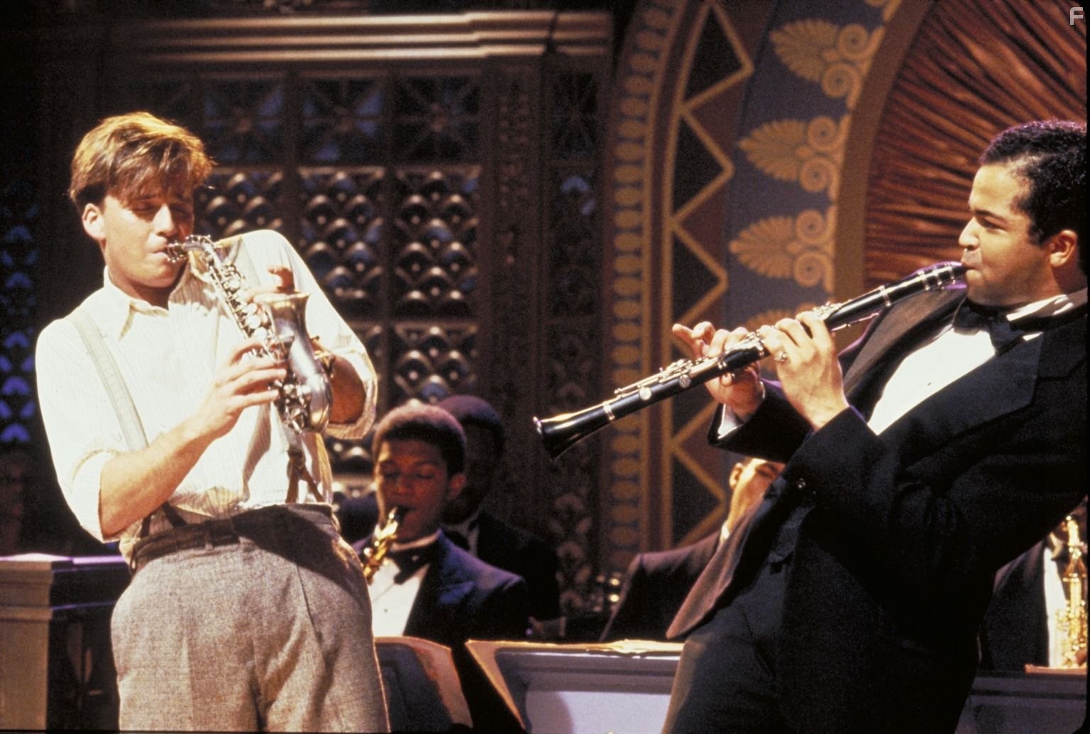 Sean Patrick Flanery and Jeffrey Wright in Приключения молодого Индианы Джонса (1992)