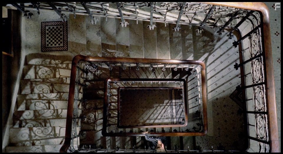 Аромат дамы в черном